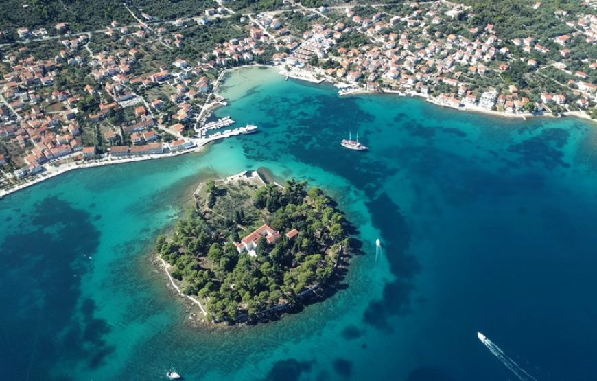 Team building u Zadru – 1 dan – Izlet brodom i večera s pićem uz glazbu