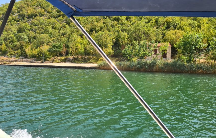 Poludnevni izlet brzim brodom do slapova Zrmanje iz Starigrada