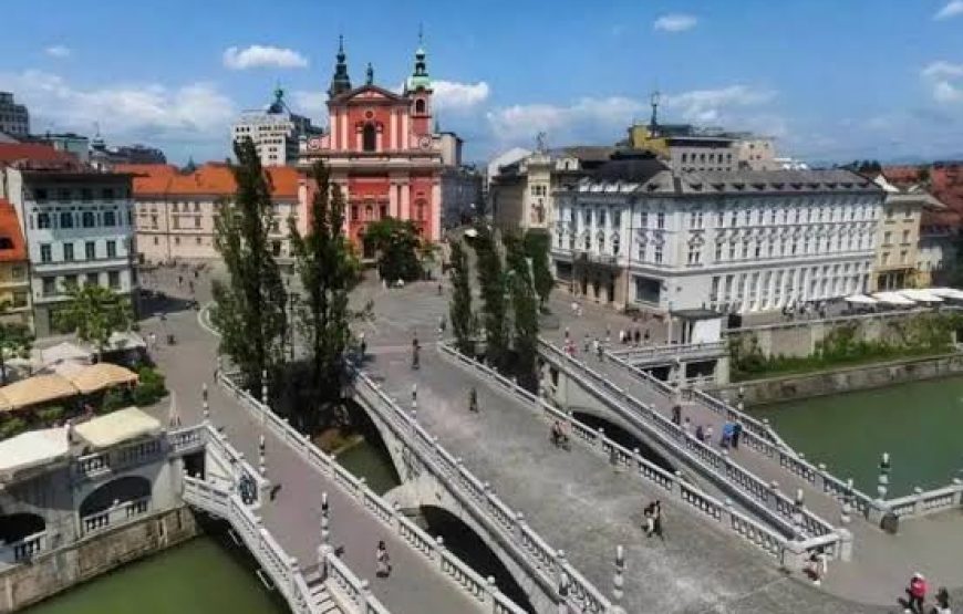 Postojnska jama, Predjamski dvorac i Ljubljana